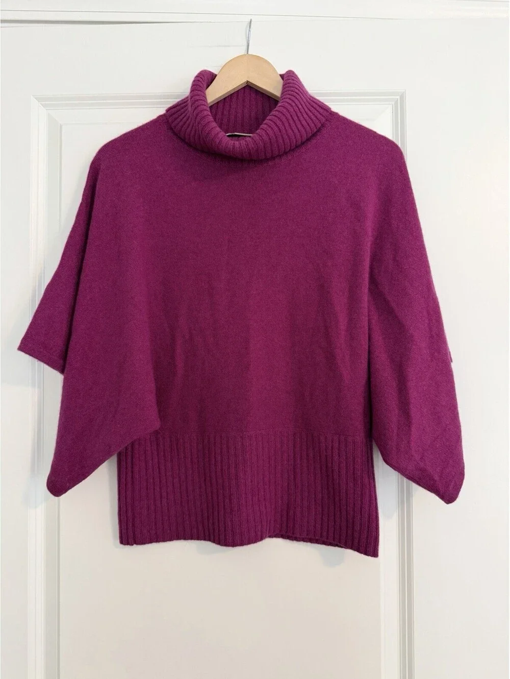 100% Cashmere Turtleneck Sweater Magenta/Fuchsia Batwing Sleeve Womens L Luxury